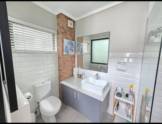 2 BEDROOM APARTMENT FOR SALE IN MENLO PARK